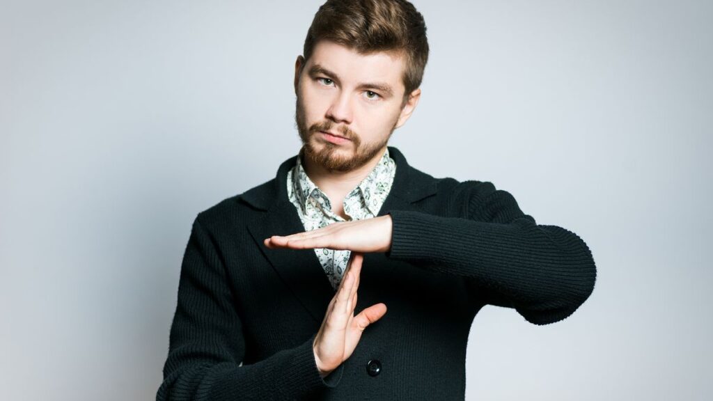 قطع کردن محترمانه گفتگو