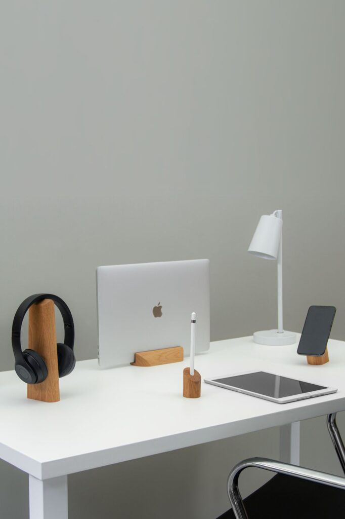 چیدمان میز کار