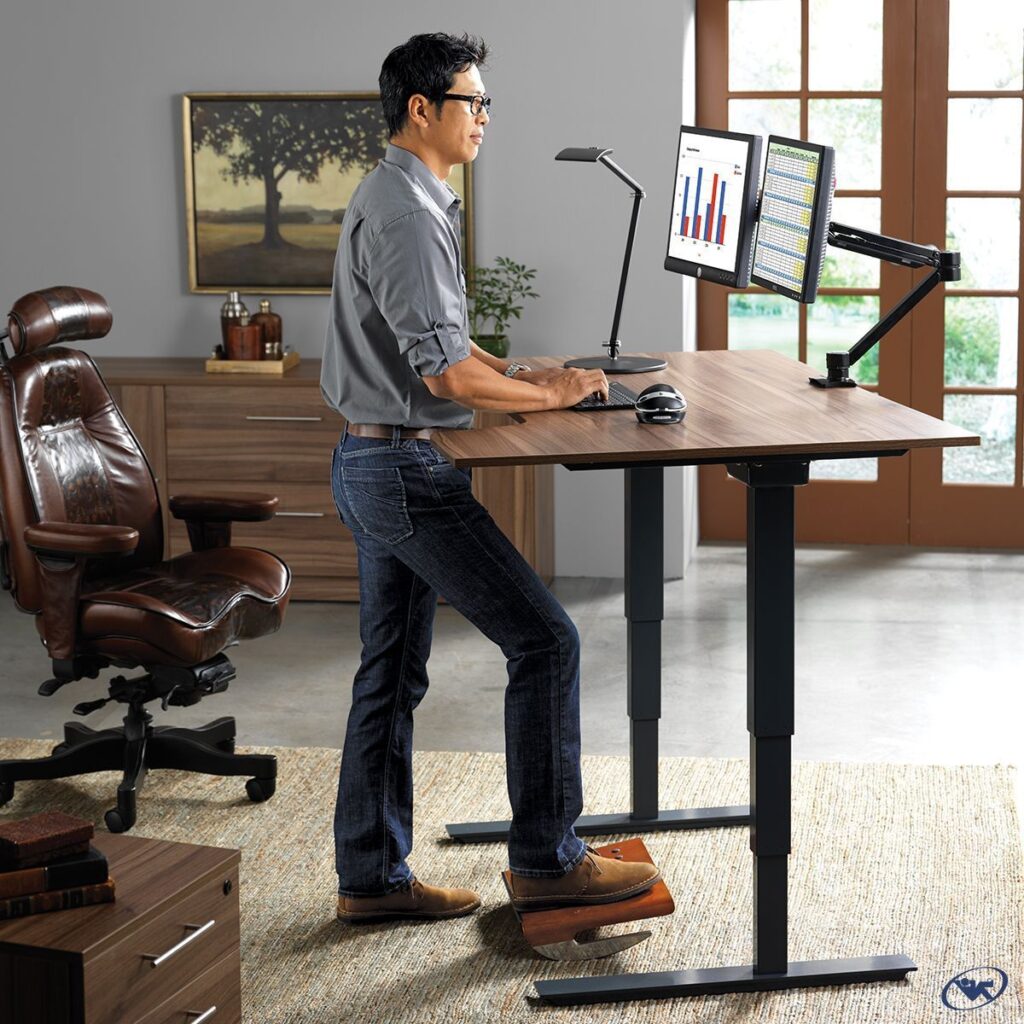 طراحی ارگونومیک میز اداری