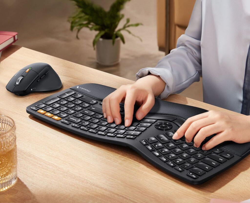 نحوه قرارگیری موس و کیبورد