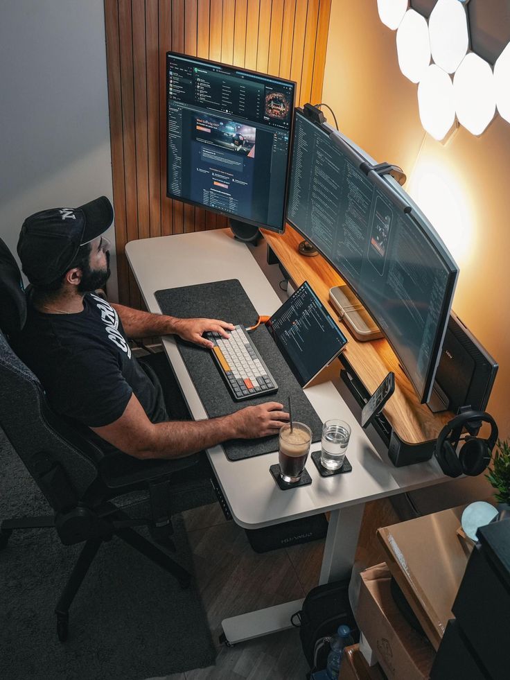 چیدمان مانیتور برنامه نویسان